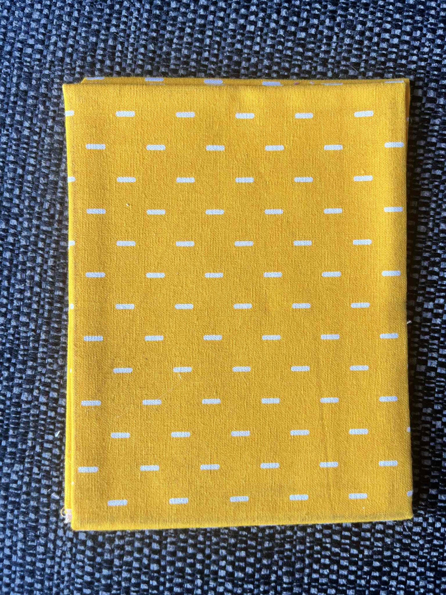Pick & Mix dash fat quarters - 100% Cotton